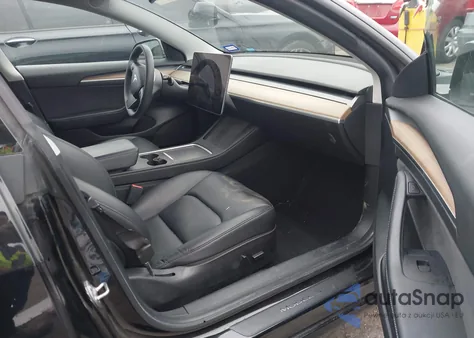 2021 Tesla Model 3 Long Range Dual Motor All-Wheel Drive z USA, uszkodzony, nr VIN 5YJ3E1EB1MF009893